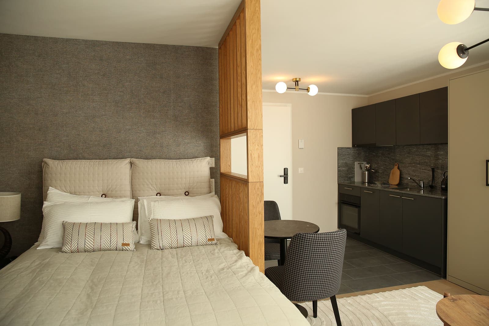 Apartment 18 – photo 1